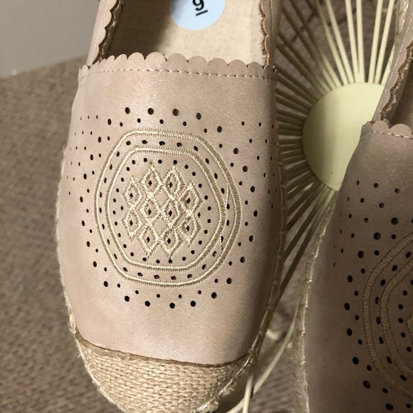 Patrizia by Spring Step tan Espadrilles - Picture 2 of 4